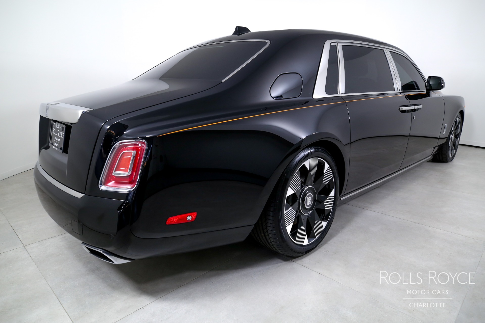 Pre-Owned 2022 Rolls-Royce Phantom For Sale ()