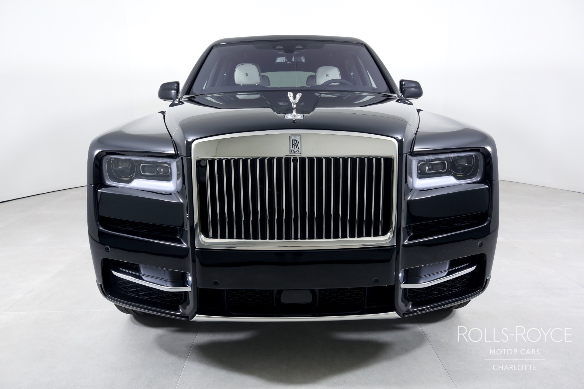 Chạy lướt 4000km Rolls Royce Cullinan Black Badge hàng hiếm vẫn bán 42  tỷ Autodailyvn  YouTube