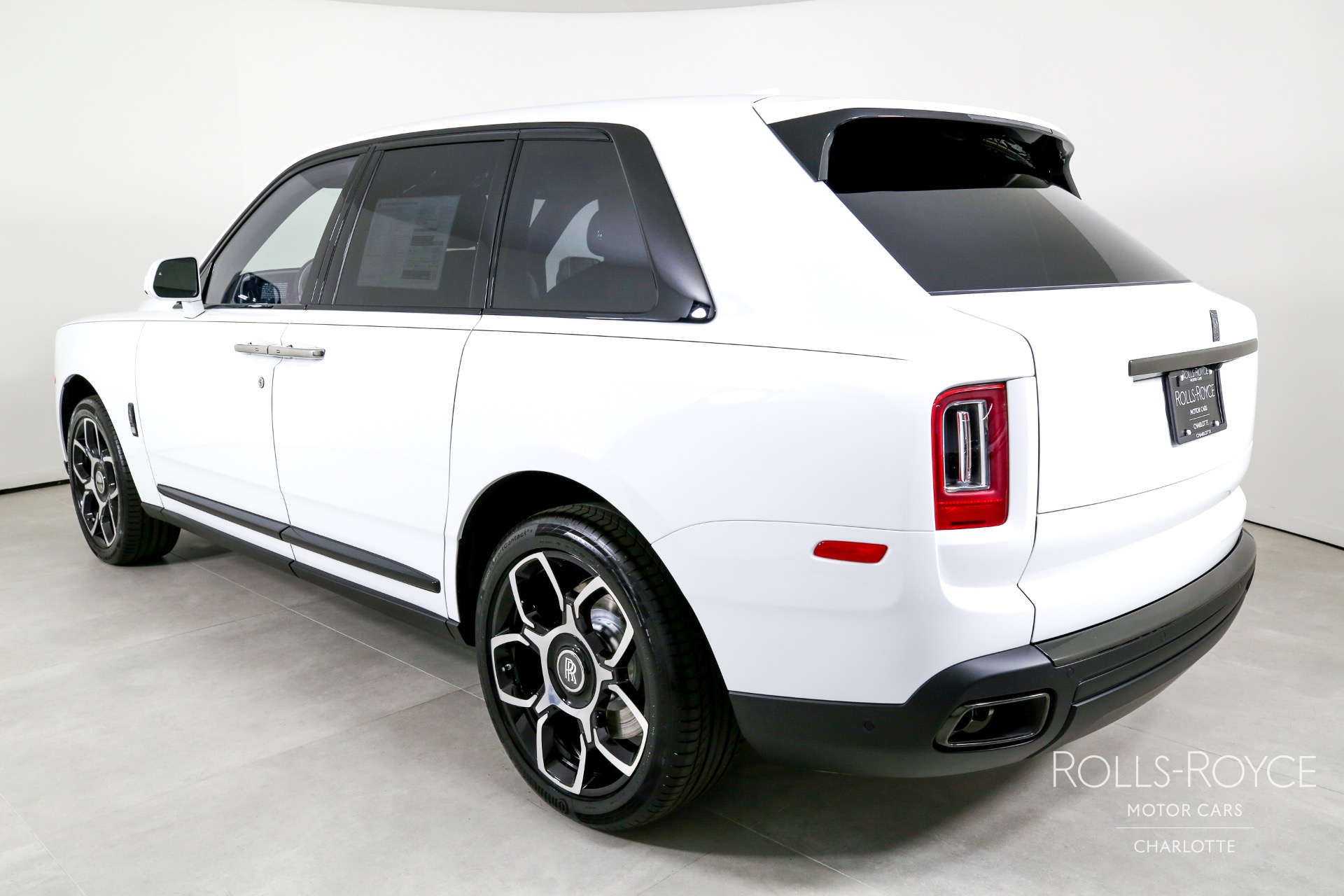    New 2024 Rolls Royce Black Badge Cullinan 