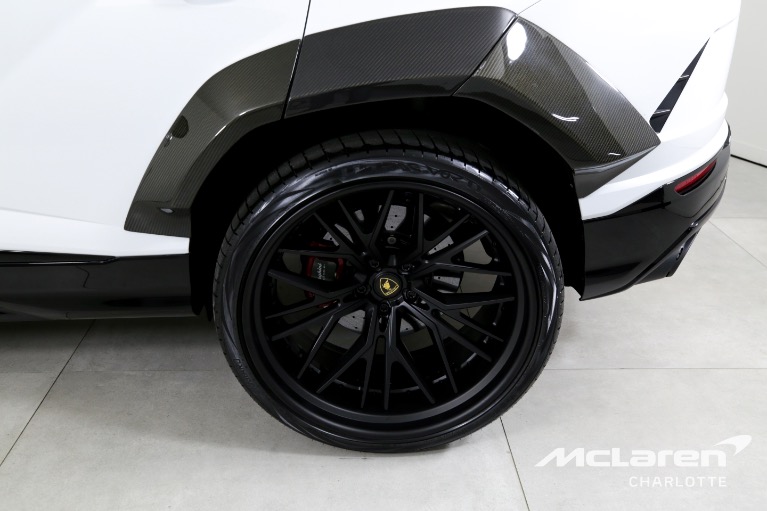 Used-2022-Lamborghini-Urus