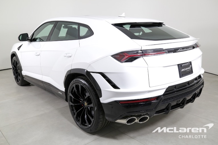 Used-2023-LAMBORGHINI-URUS-S-PEARL-CAPSULE