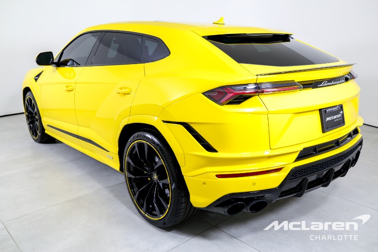 Used-2024-LAMBORGHINI-URUS-S