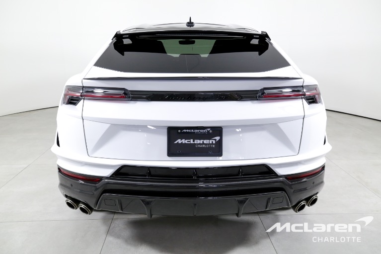 Used-2023-LAMBORGHINI-URUS-PERFORMANTE